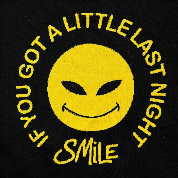 X-Large Black and Yellow Reversible Rip N Dip Sweater - Picture 4 of 7